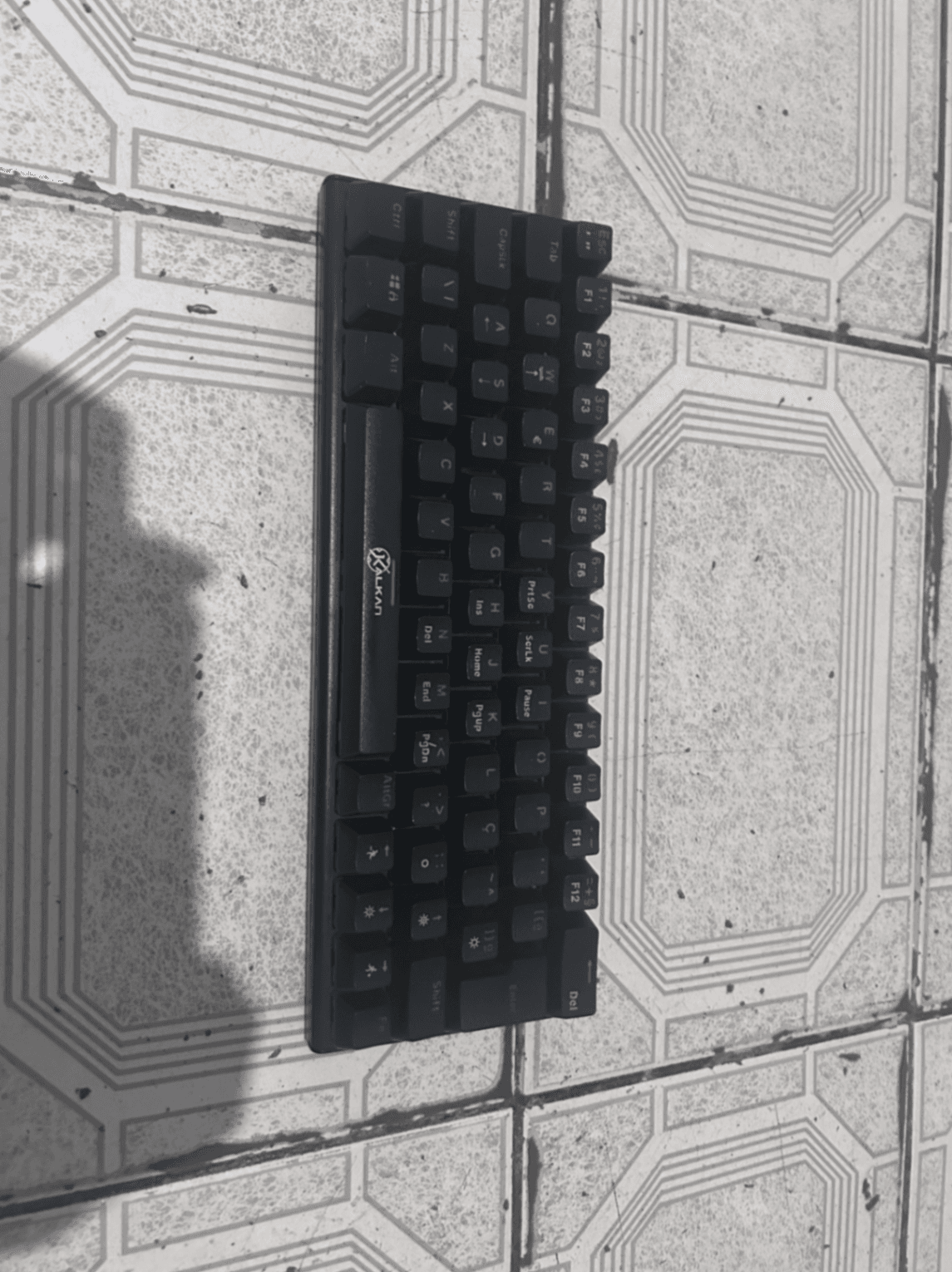 Teclado Kalkan Loki, seminovo